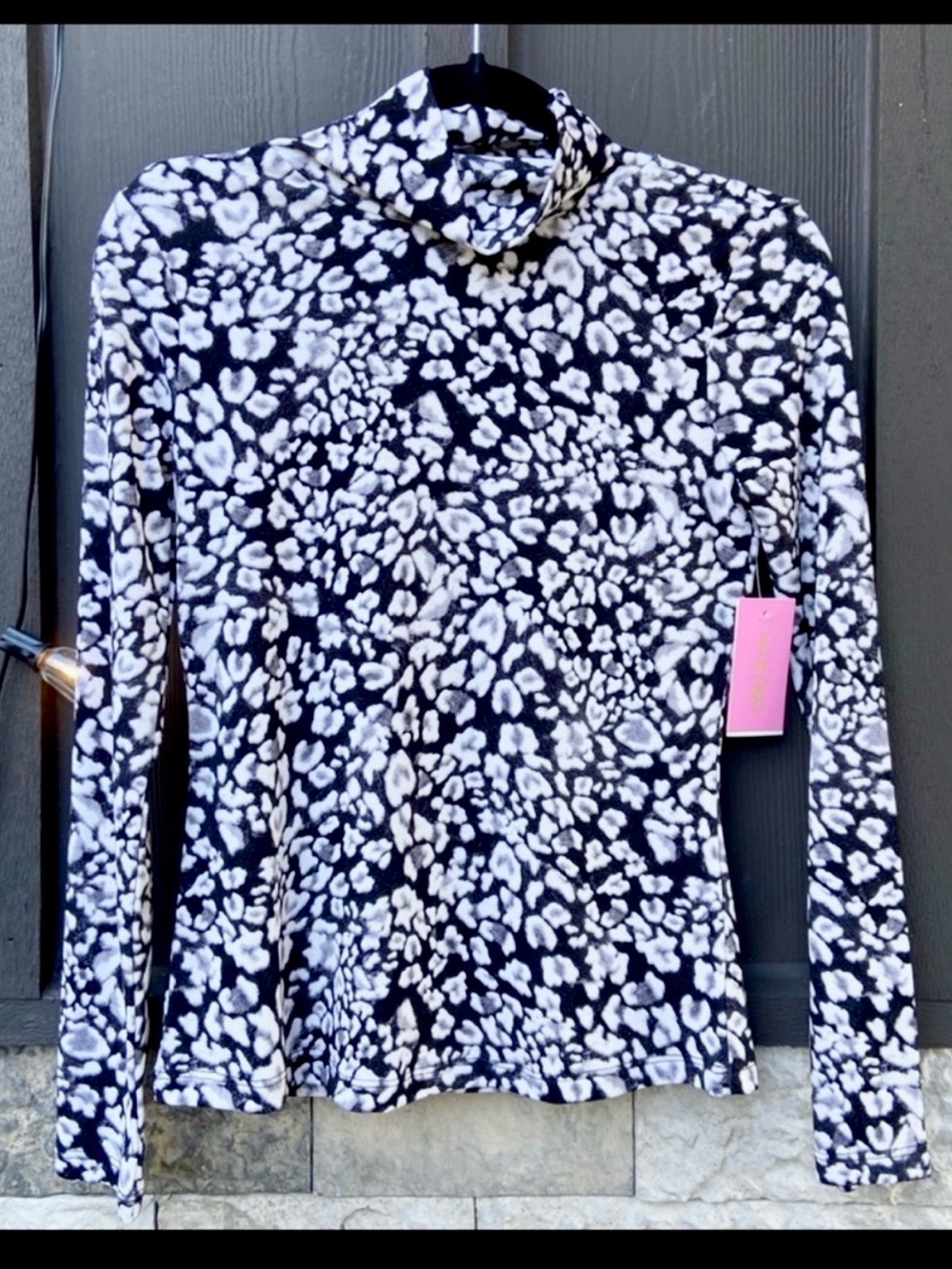 Riley & Rae Black Gray & White Stretchy Animal Print Long Sleeve Top Size XXS 💕🖤